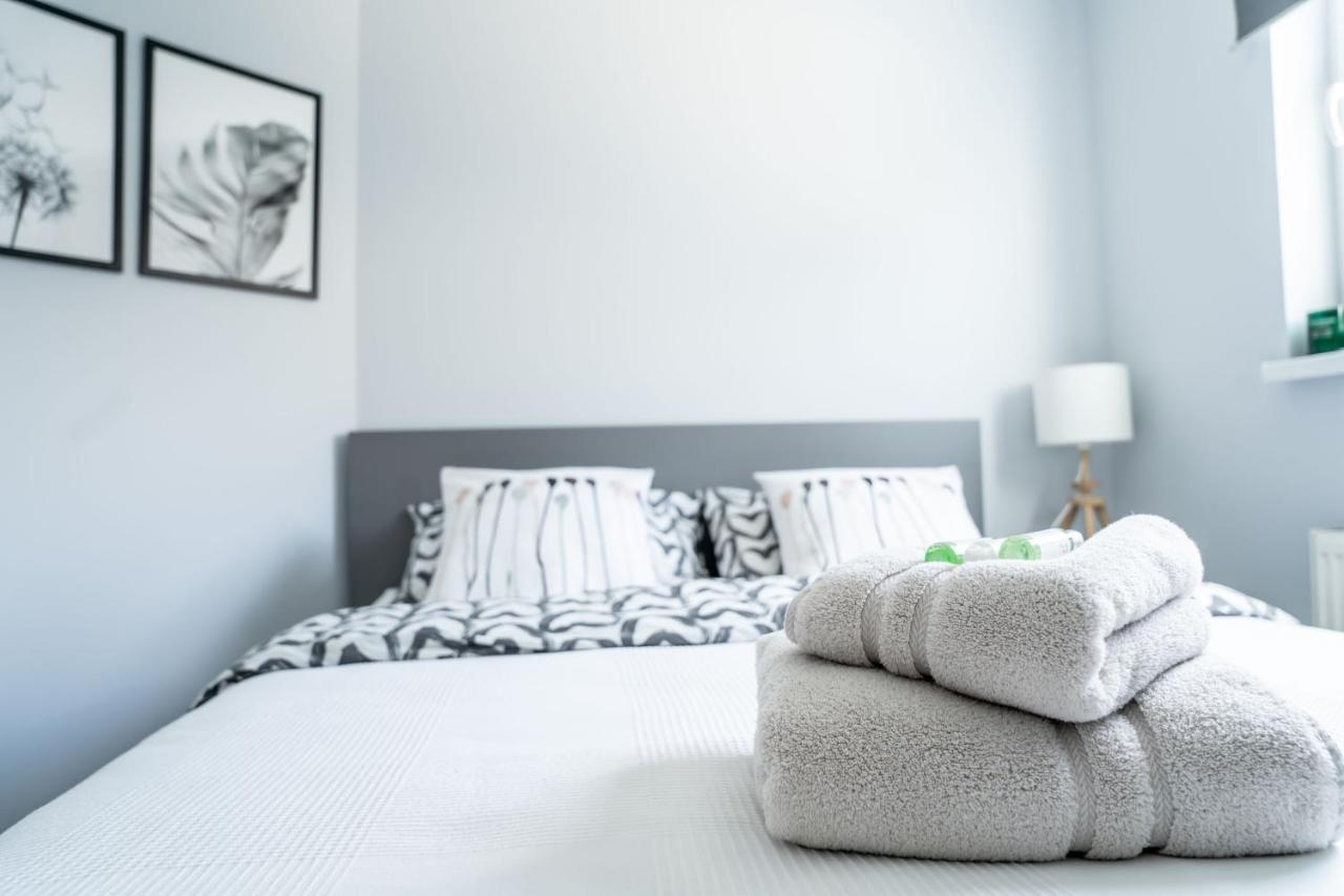 Luxurious Two Bedroom Apartment With Private Parking Перт Экстерьер фото